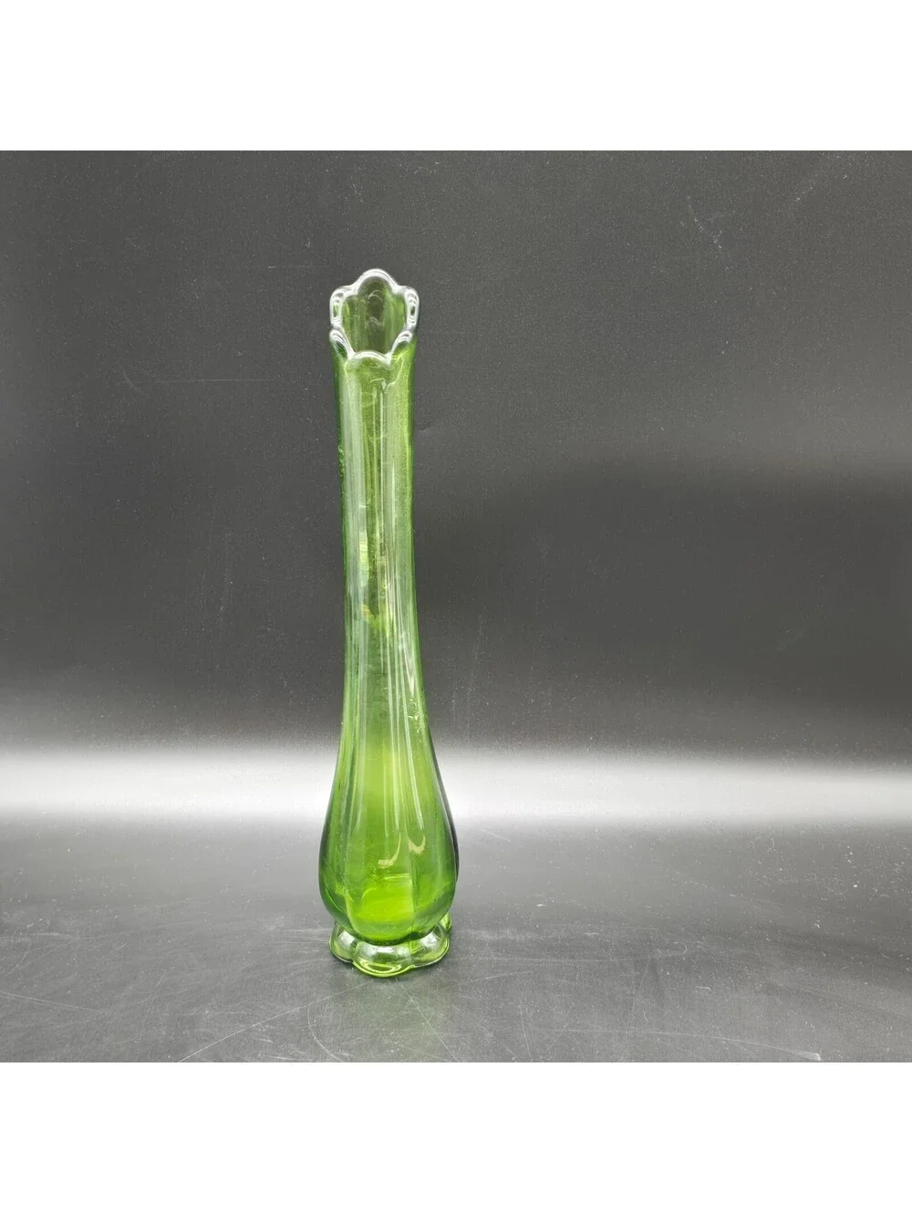 Vintage L.E. Smith Avocado Green 13